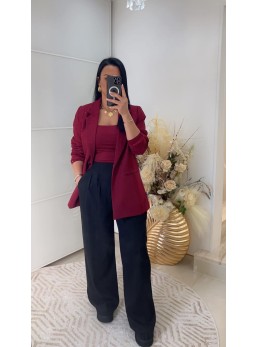 Ensemble avec veste rouge